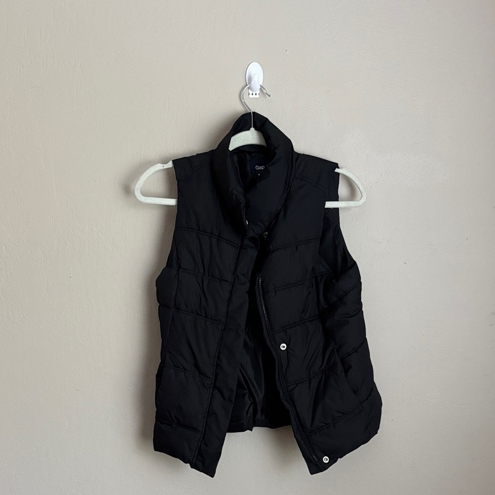 GAP Women's Classic Black Quilted Puffer Vest size small